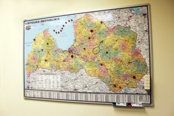Map on a magnetic board. Latvia (outlet) - Image 2