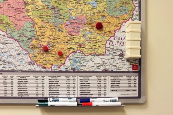 Map on a magnetic board. Latvia (outlet) - Image 3